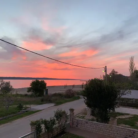 Apartments-pia 公寓 扎达尔